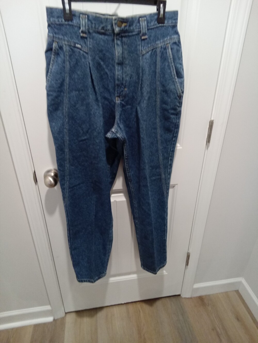 Vintage 80's Lee Jeans Sz 32"-12 Ins 30" High-Rise Pleated Waist-Pocketless Back - Picture 5 of 14